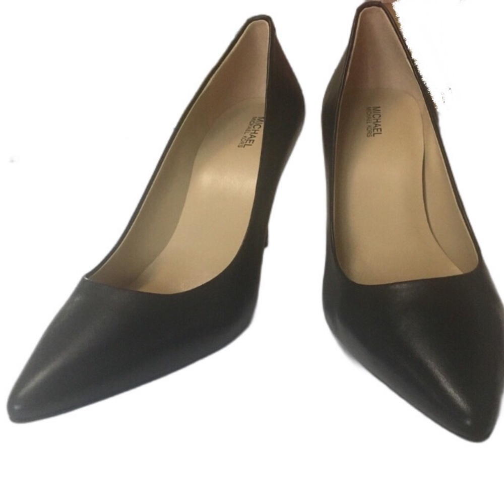 Michael Kors Heels Mid Pumps Slip On Pointed Toe Leather Black Size 10M NWOB